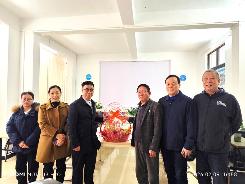 北海市工商联领导一行莅临北海市民宿协会春节慰问座谈